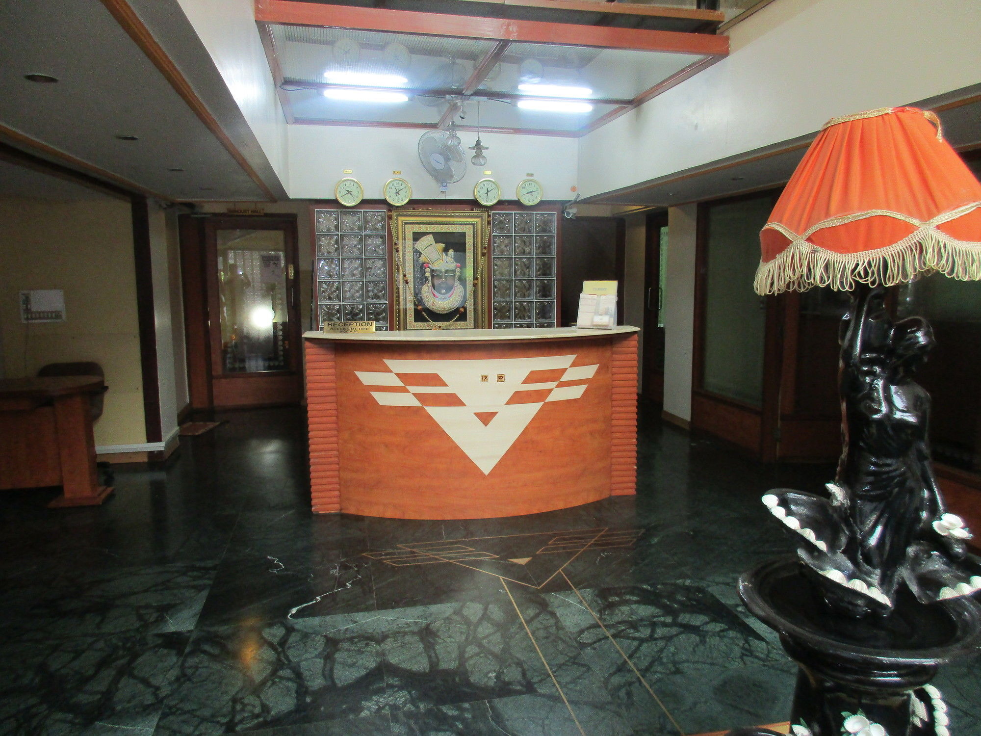 Hotel Sahaj Palace Ahmedabad Bagian luar foto