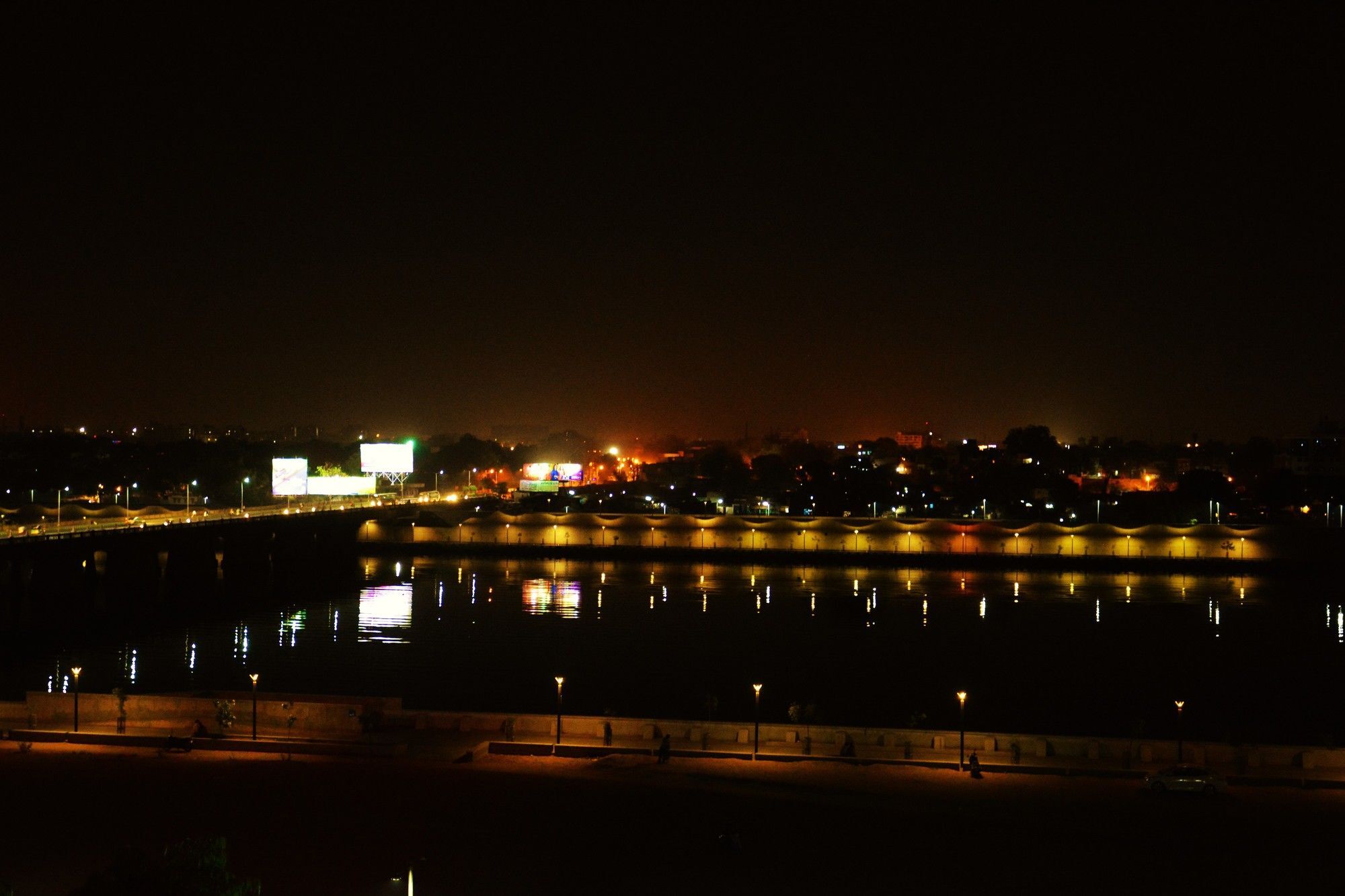 Hotel Sahaj Palace Ahmedabad Bagian luar foto