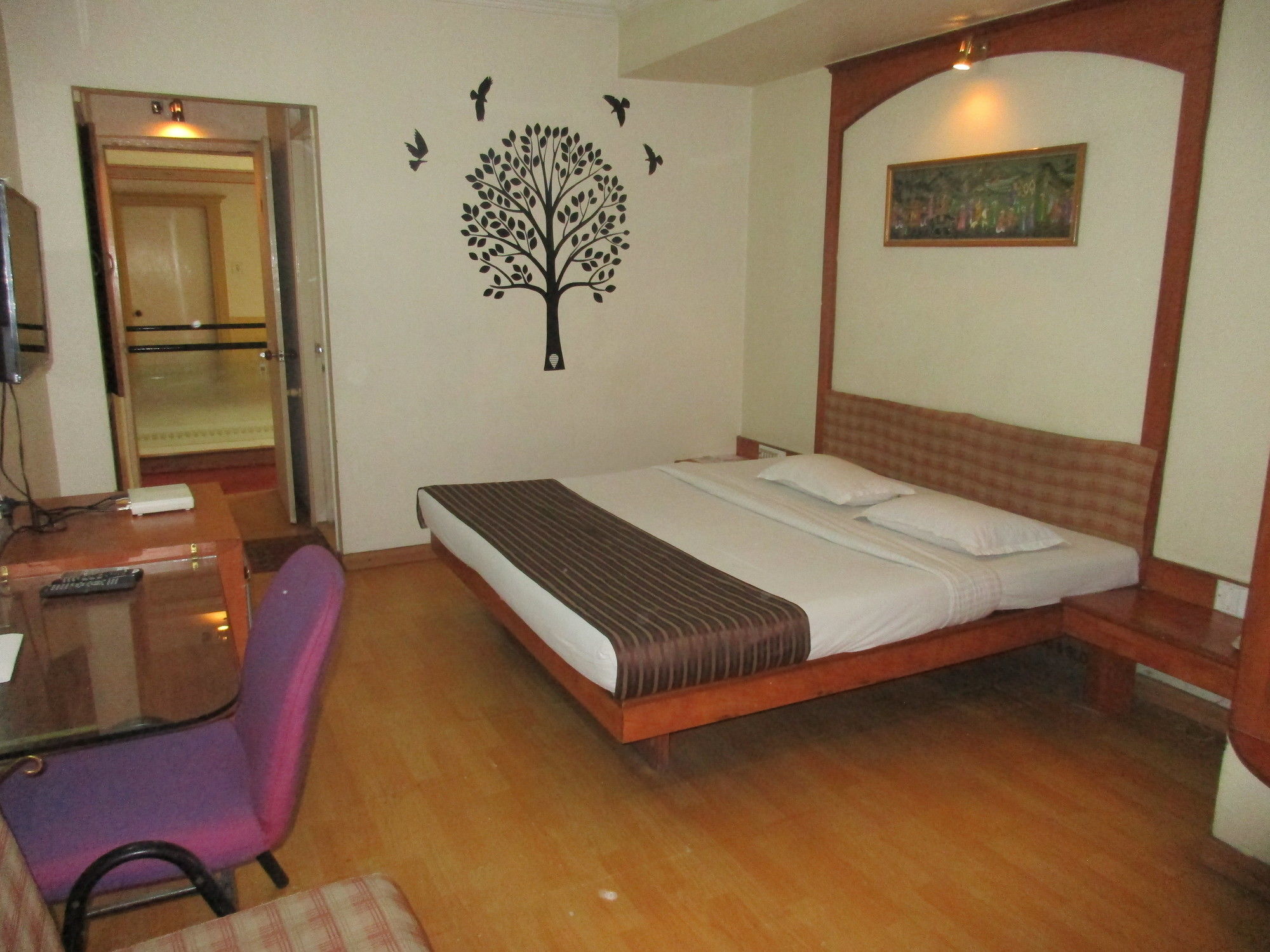 Hotel Sahaj Palace Ahmedabad Bagian luar foto