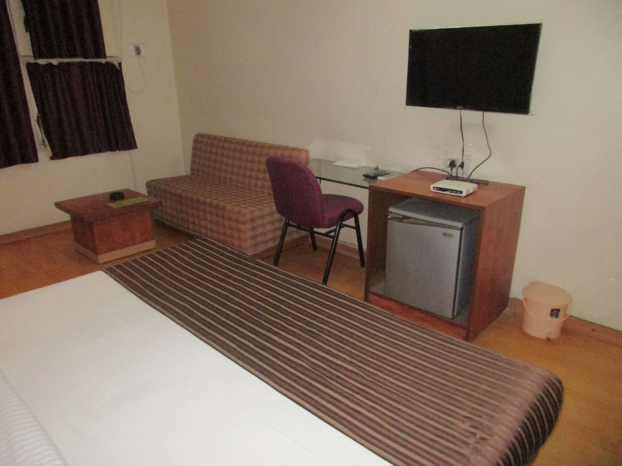 Hotel Sahaj Palace Ahmedabad Bagian luar foto