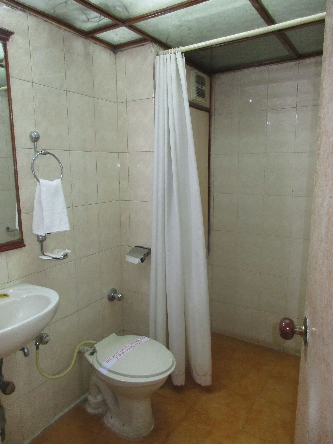 Hotel Sahaj Palace Ahmedabad Bagian luar foto